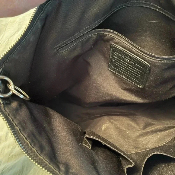 Coach Signature tote - Picture 4 of 9